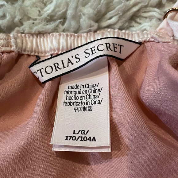 NWOT Victoria’s Secret Sheer Lace Cami - Picture 4 of 5